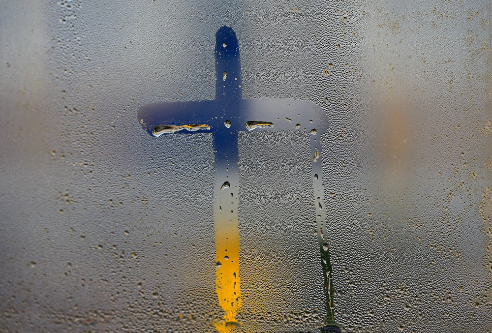Überrascht in der Dusche